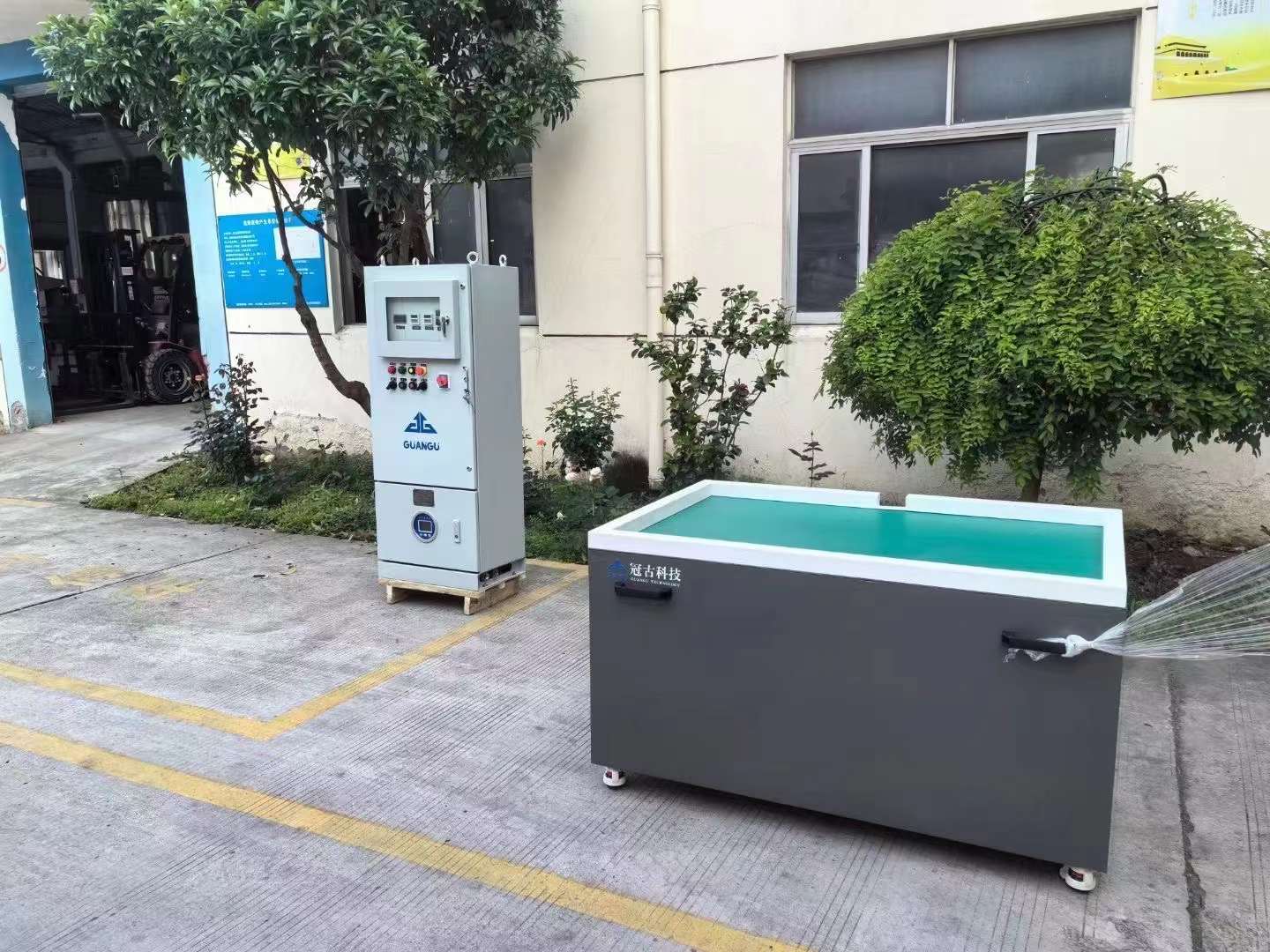 磁力去毛刺機(jī)助力國(guó)產(chǎn)大飛機(jī)金屬零件加工，提升制造業(yè)核心競(jìng)爭(zhēng)力